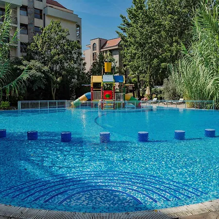 Superior 1 Bd In Cascadas By Menada Slantschew brjag