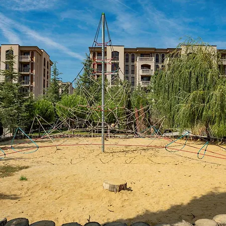 Superior 1 Bd In Cascadas By Menada Slantschew brjag